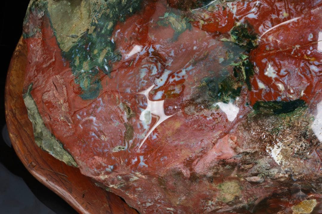 越*ニ様 【希少・美石】佐渡 五色石 水石 原石 鑑賞石 台座付 44.6kg