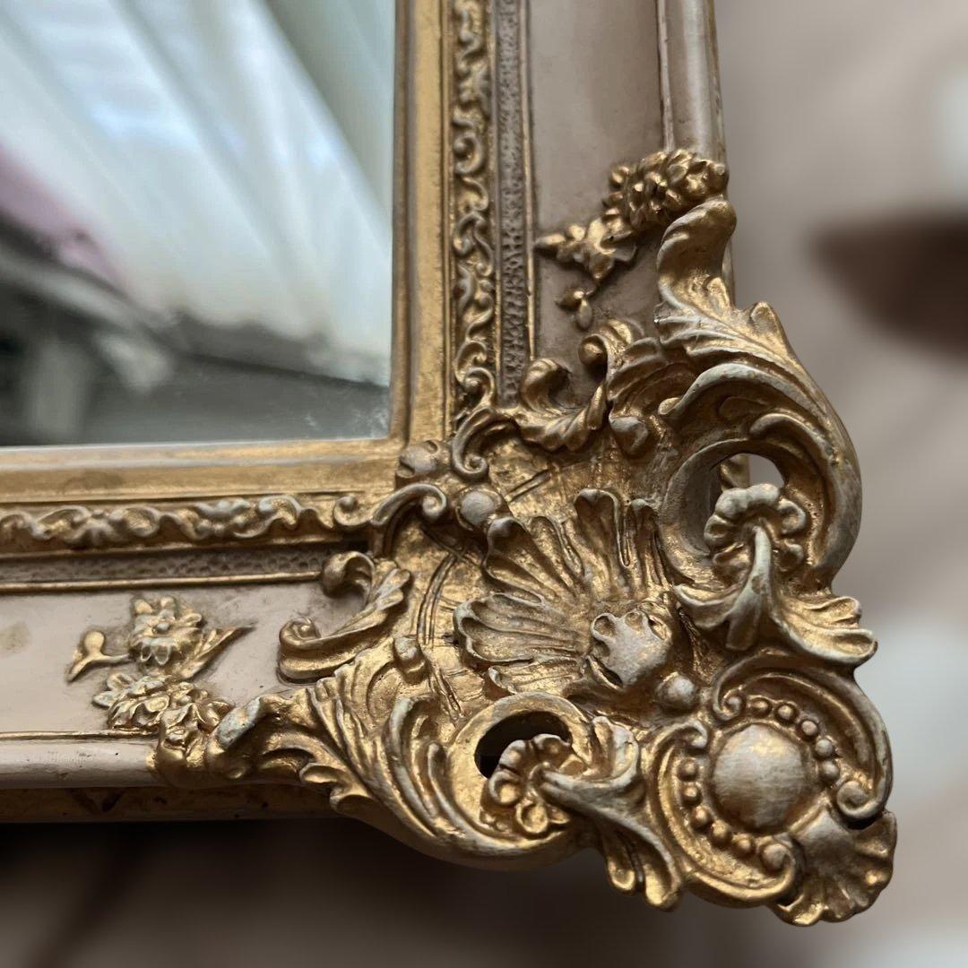 アンティーク　装飾的なゴールド壁掛け鏡