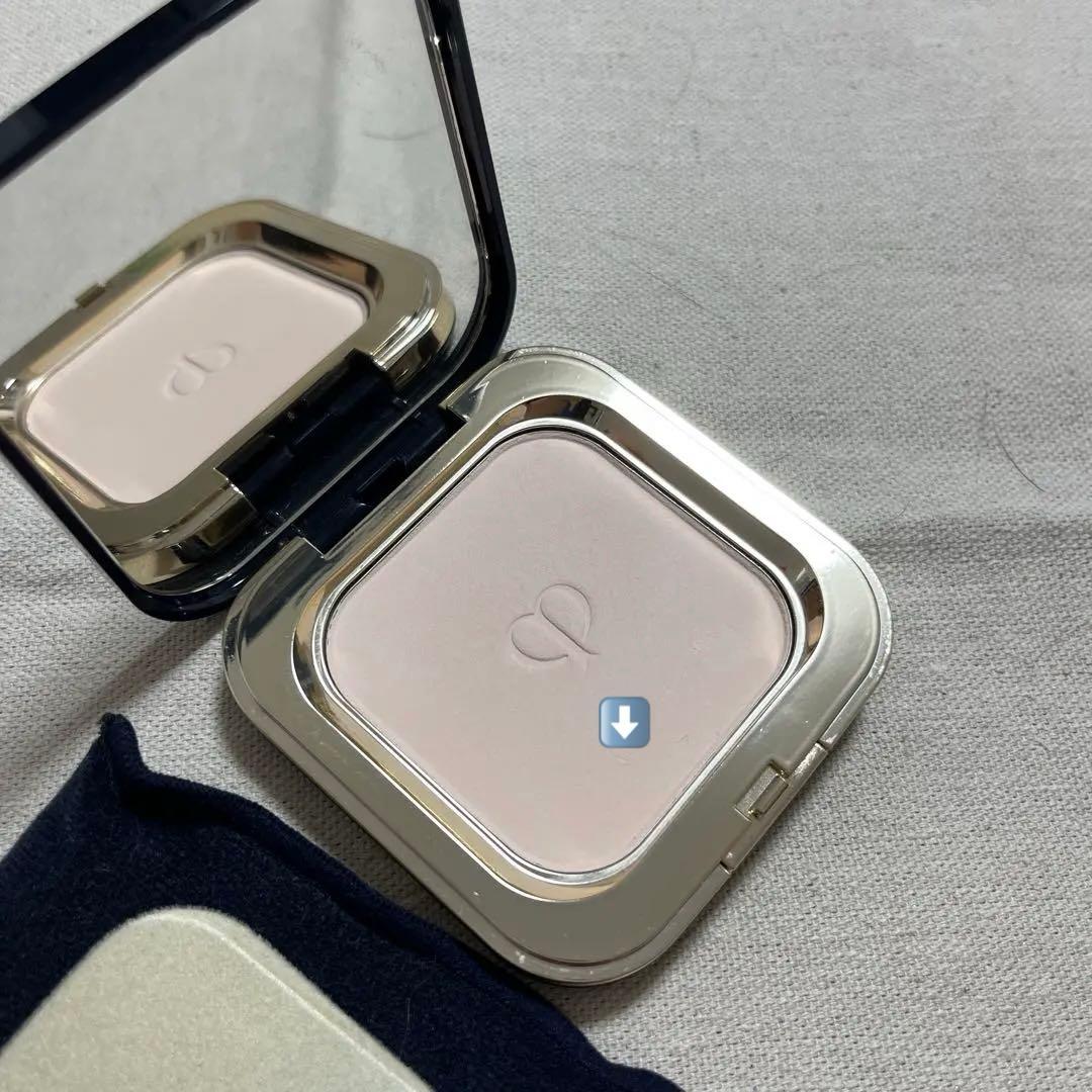 クレドポー　プードルコンパクト　エサンシエルn