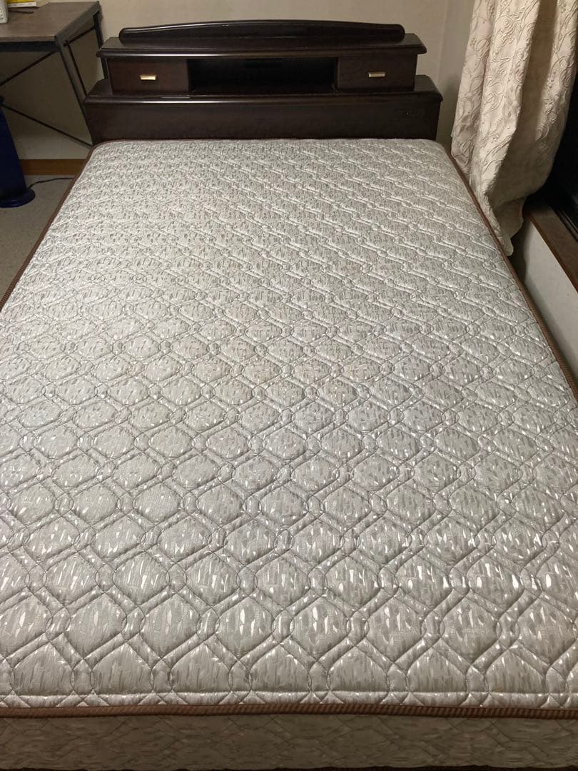 引出し2杯収納セミダブルベッド