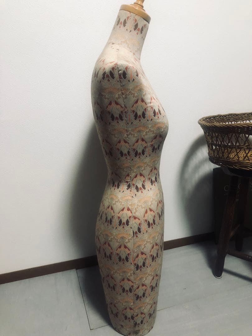 アンティーク　什器　キャビネット　トルソー　棚　レトロモダン　裁縫箱