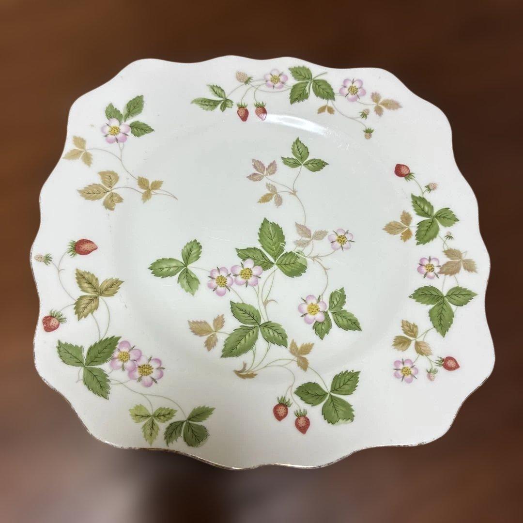 Wedgwood Wild Strawberry 皿 約20cm - メルカリ