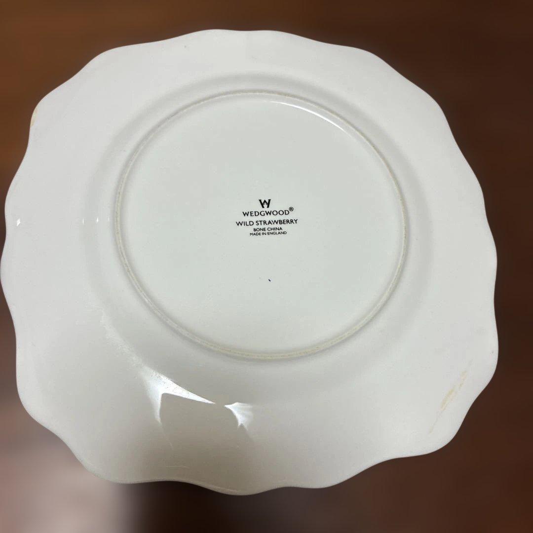 Wedgwood Wild Strawberry 皿 約20cm - メルカリ