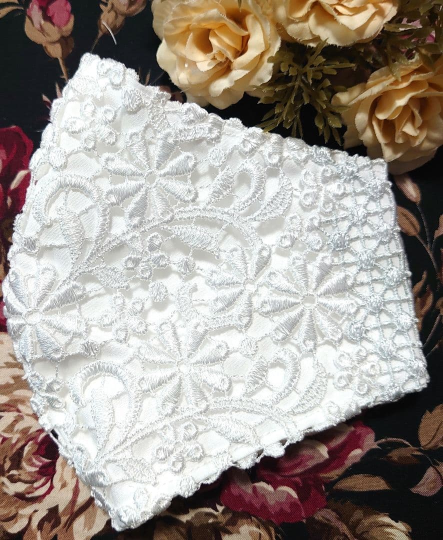 Ｎｏ．2303 つやありホワイト花柄ケミカルレース♡ハンドメイドマスク