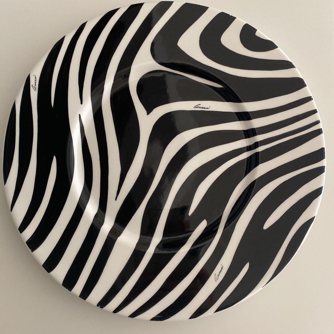 【希少レア柄】新品未使用　グッチ　ゼブラ　大皿　食器　プレート　2枚セット