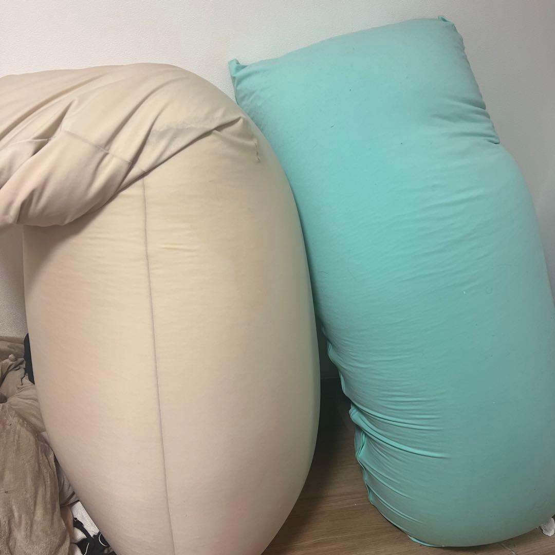 【引き取りに来れる方】 Yogibo ソファー二つとピンクと水色カバー&赤色カバ