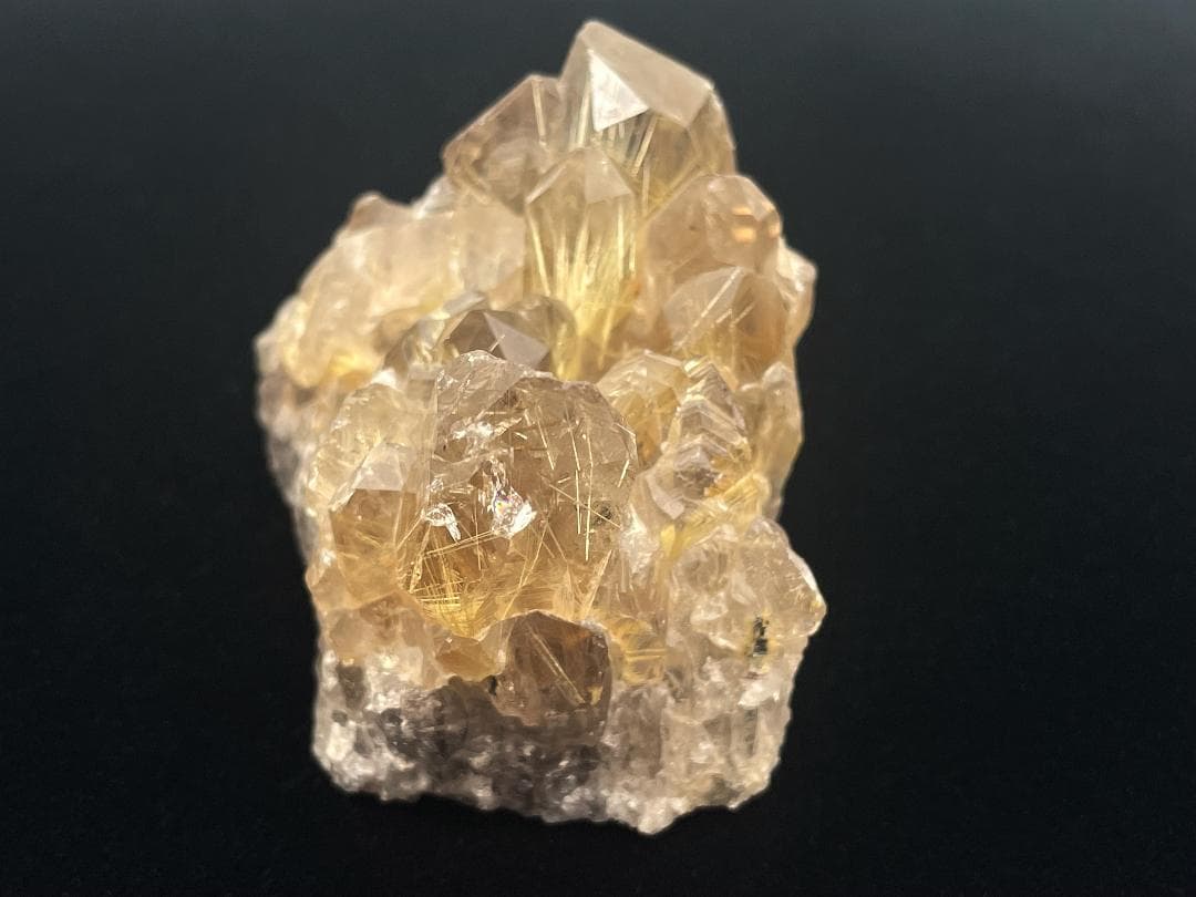 クラスター（ルチルクォーツ）