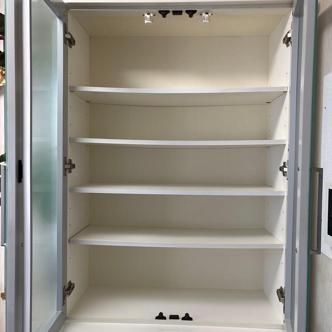 MEGUシルバー・ホワイト 食器棚 ガラス扉付き