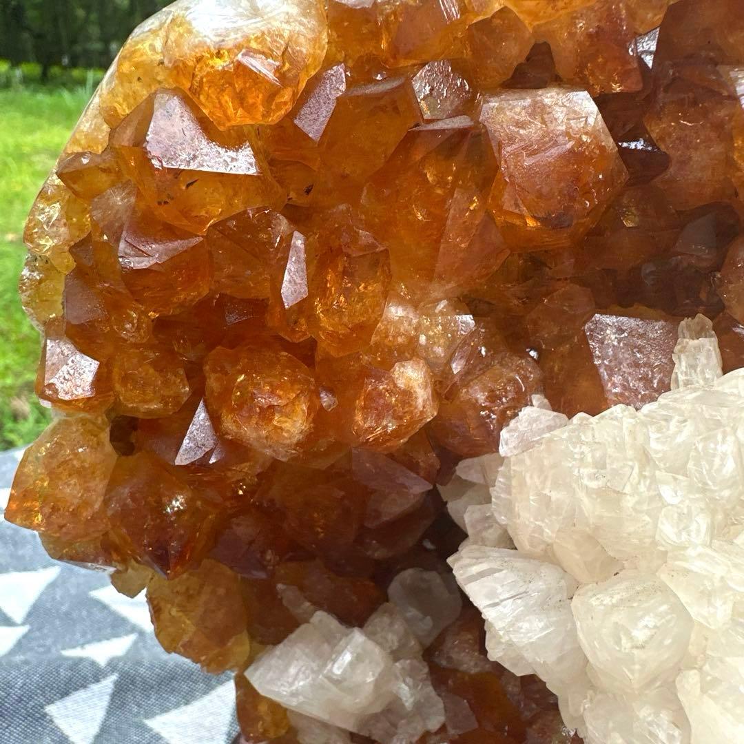 特価　カルサイトインシトリンクラスター　23