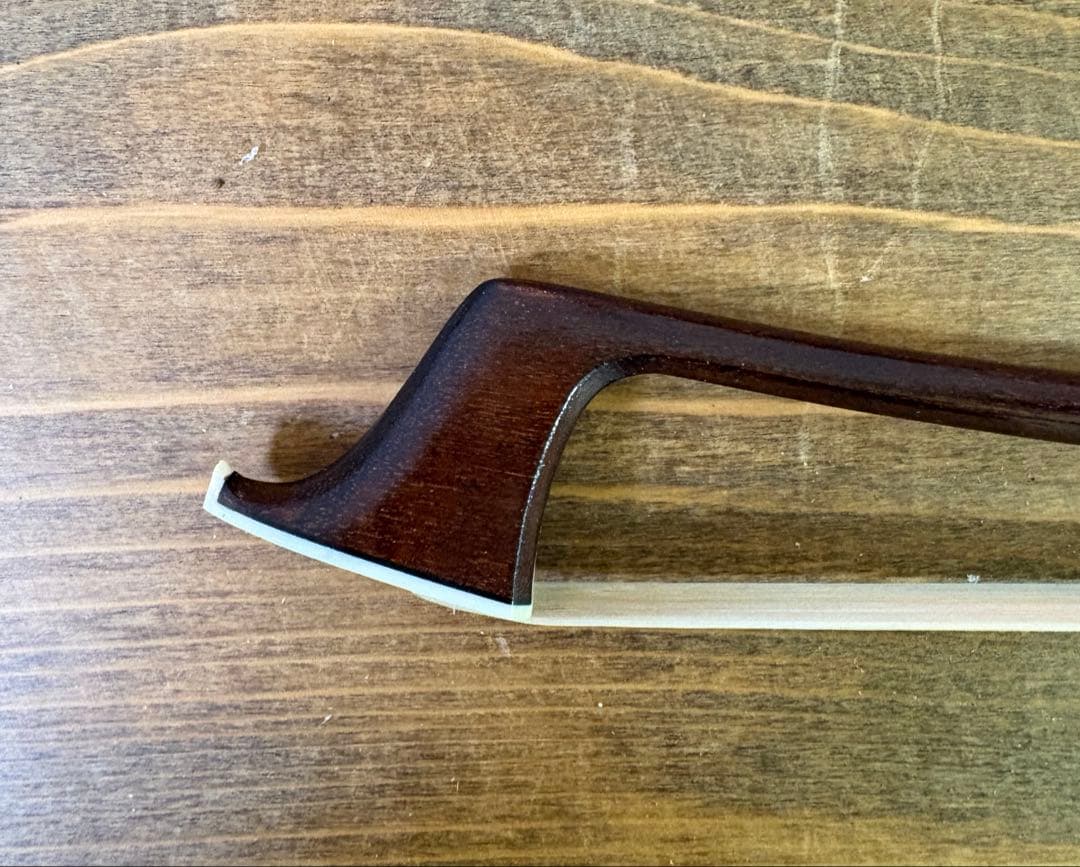 チェロ 弓 Ary France CPI Meister3ヶ月のみ使用 ケース付 - メルカリ