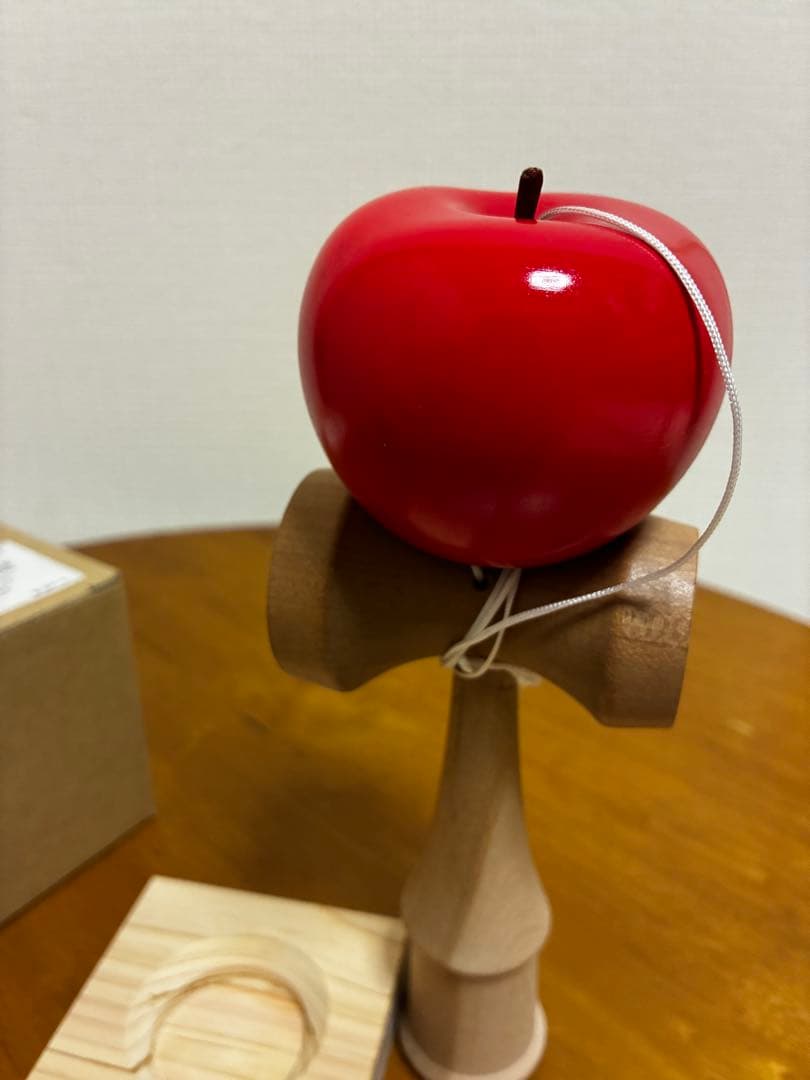 more Trees りんごのけん玉 坂本龍一 現代アーティスト鈴木康広 - メルカリ