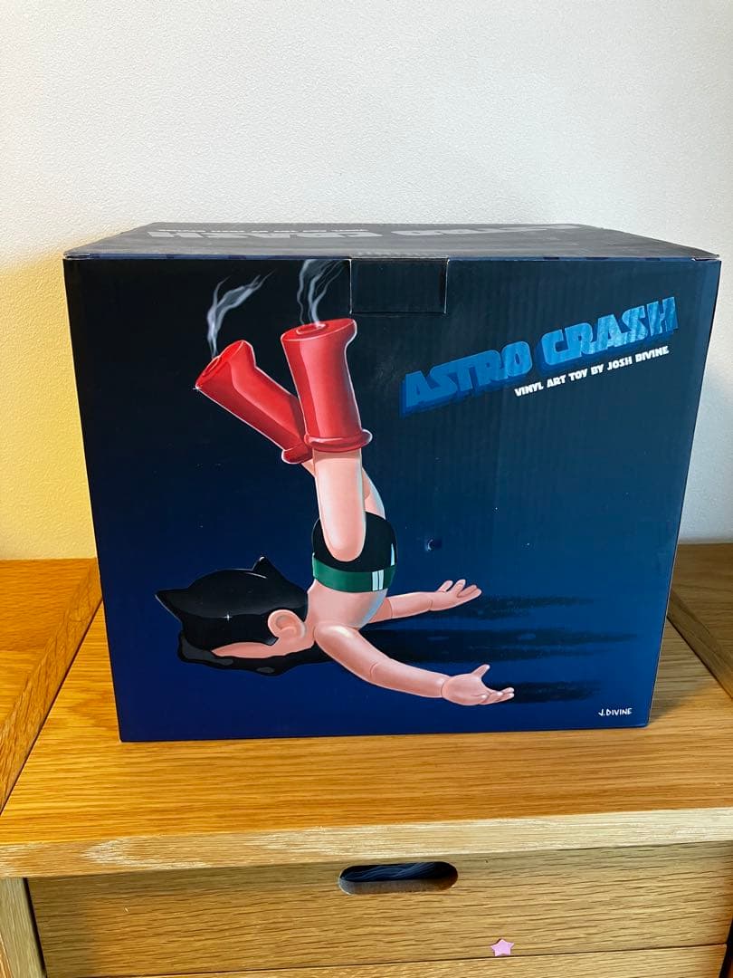 ASTRO CRASH BY JOSH DIVINEフィギュア 鉄腕アトム