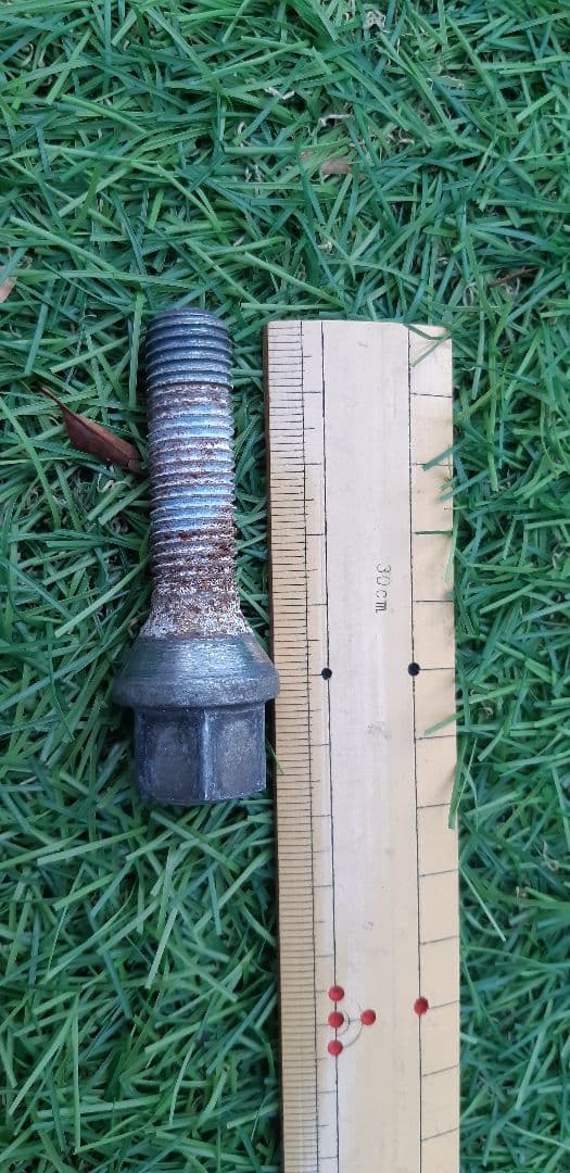 スペーサー　BMW