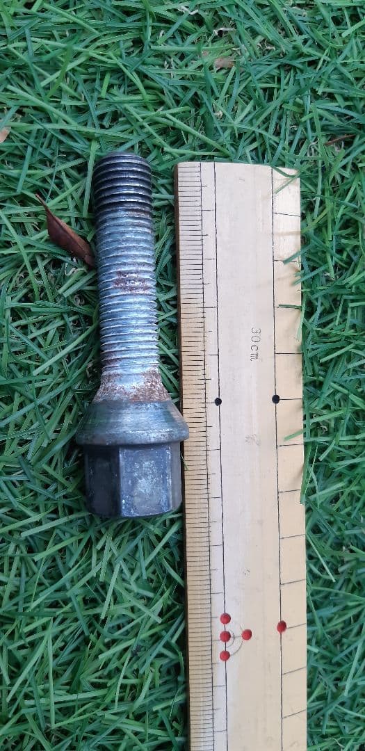 スペーサー　BMW