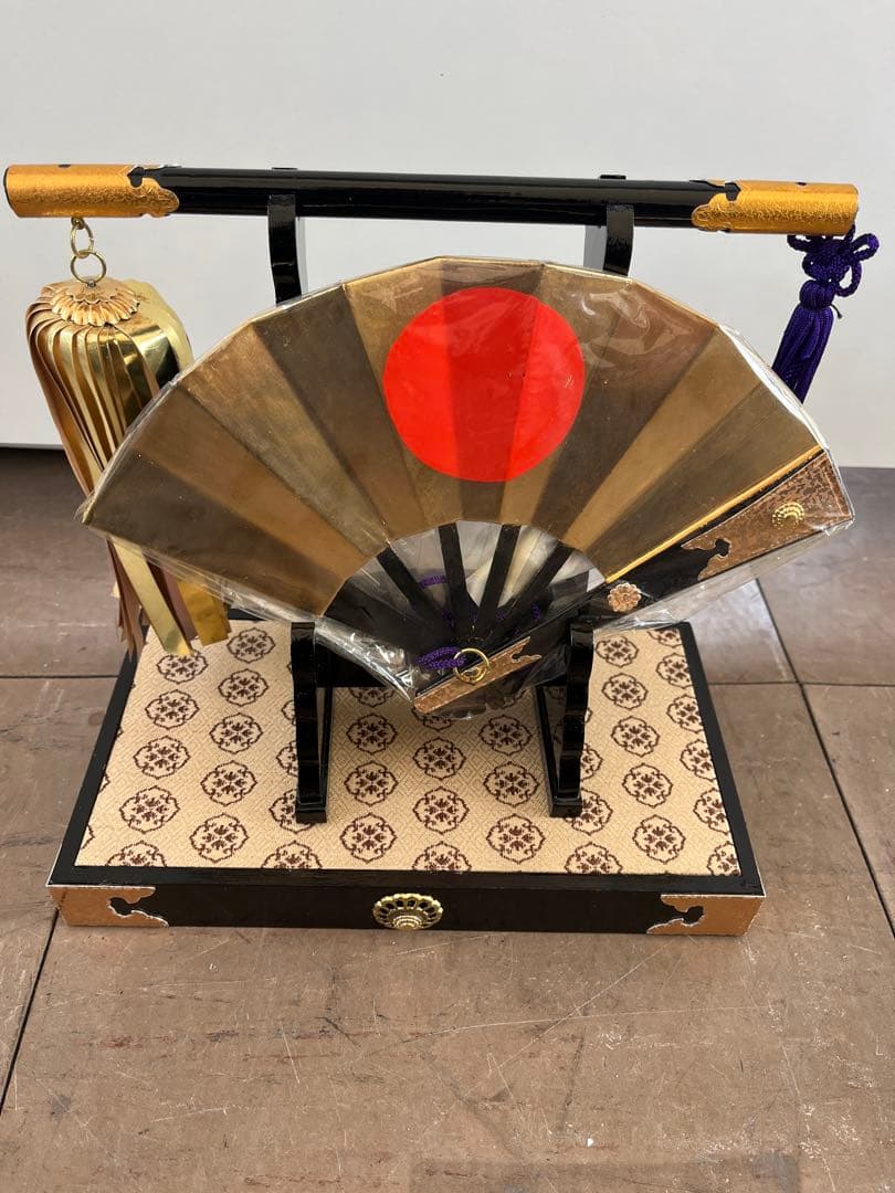 軍扇・陣笠・陣太鼓付三品セット 台付き 端午の節句飾り・五月人形・