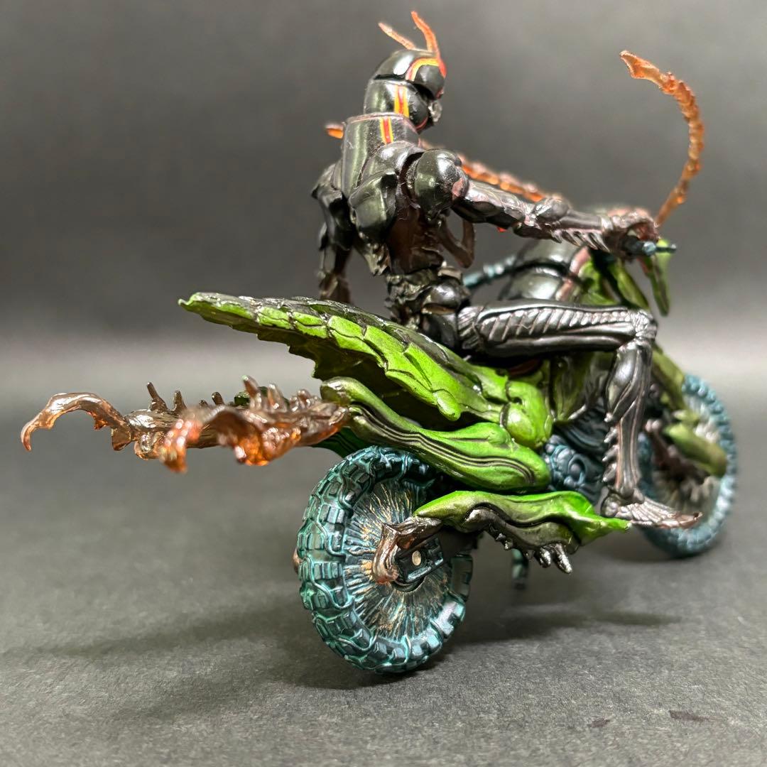 SIC匠魂VOL.7仮面ライダーブラック& バトルホッパーノーマルカラー