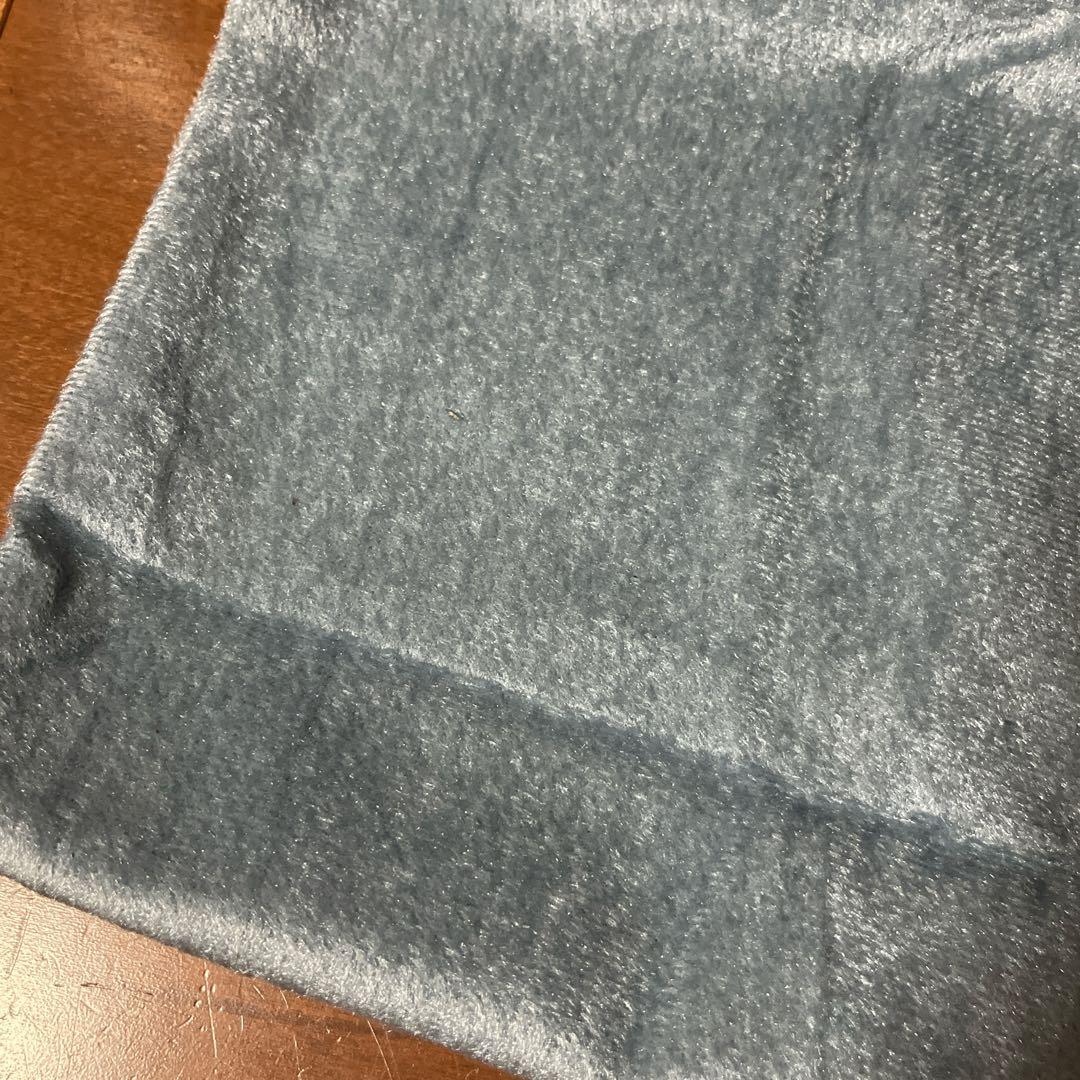 Khooti ベルベットクッションカバー　50x50 cm アイスブルー