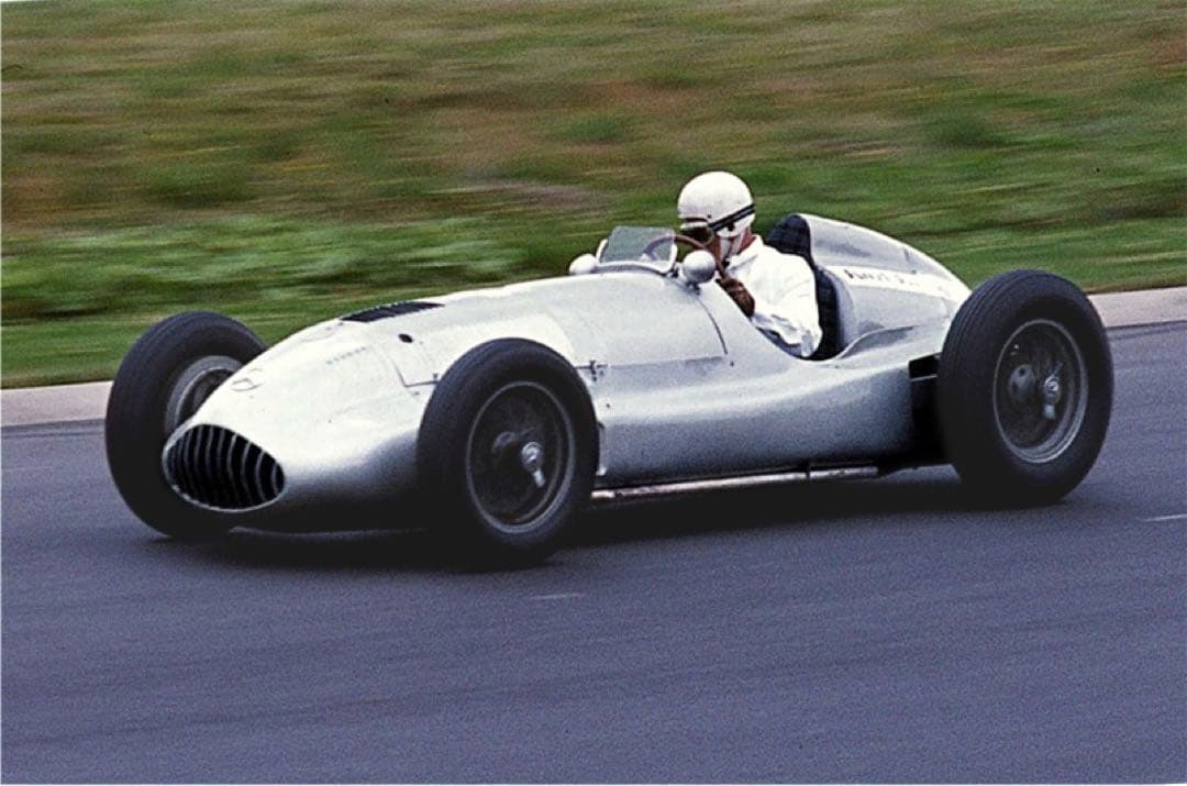 価格変更1/18 CMC メルセデス・ベンツW165 1939年 未展示品 - メルカリ