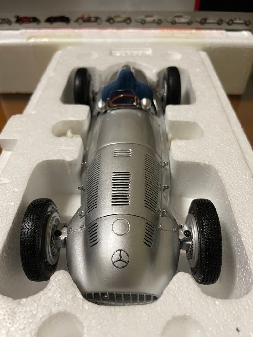 価格変更1/18 CMC メルセデス・ベンツW165 1939年 未展示品 - メルカリ