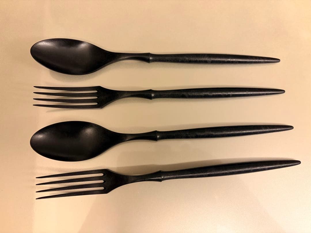 美品】早い者勝ち！黒系ARAS 大皿ウェーブ斜め小鉢 カトラリー 2人用