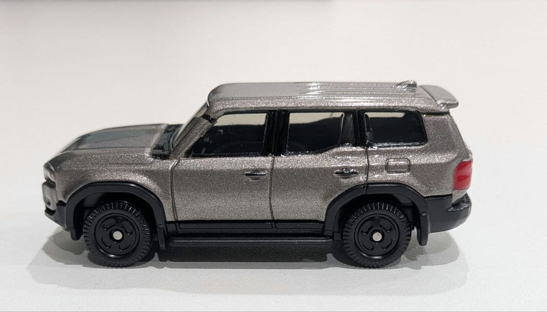 改造トミカ】トミカ ランドクルーザー 250 TOYOTA純正カラー(4V8