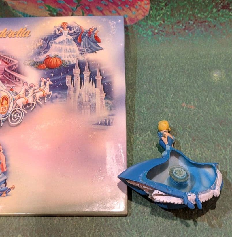 ディズニー　限定版コレクション　シンデレラ　壁掛け　鑑定書付き　未使用　レア