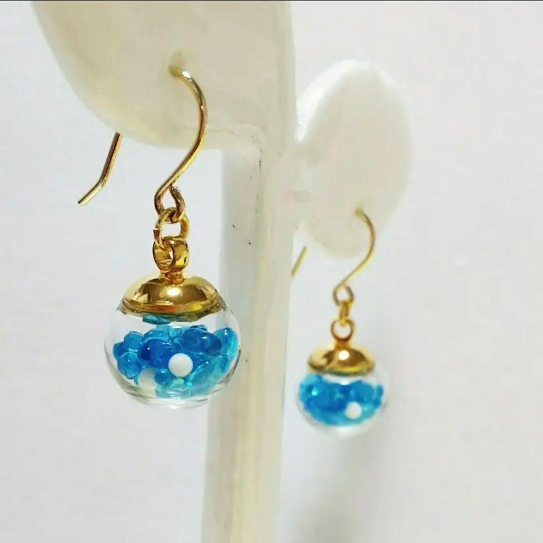 【029】ピアス／ガラスドーム／青色／ガラス粒