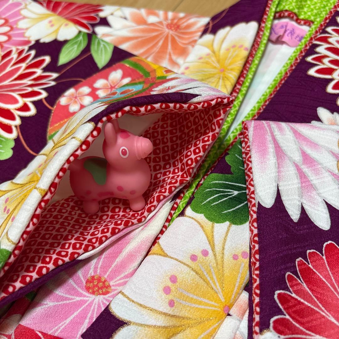 98 式部浪漫　着物単品　紫×鞠×菊　7歳　七五三着物　四つ身　美品　日本製