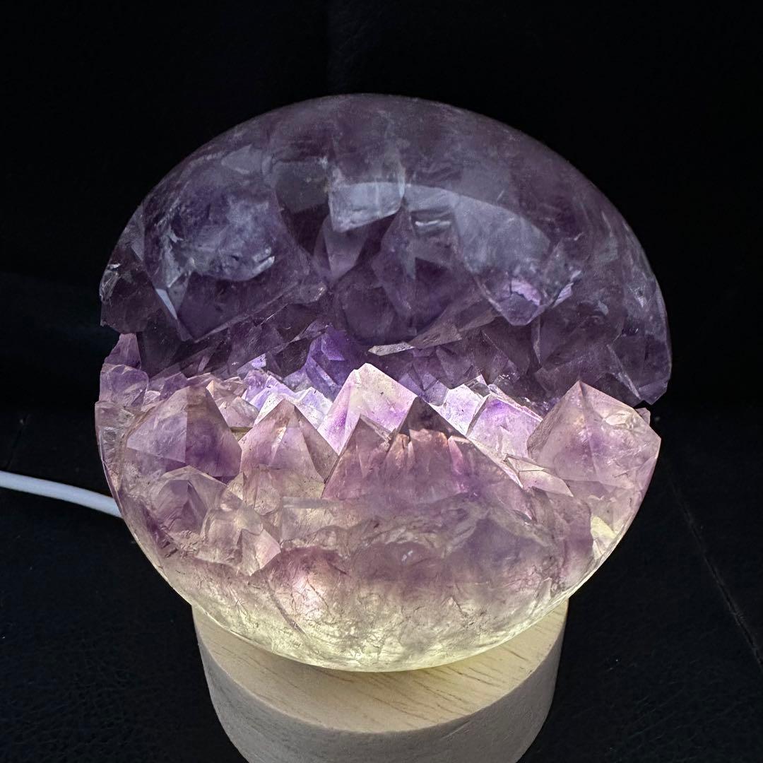 天然石アメジストの笑い口　置物　スフィア　D.79