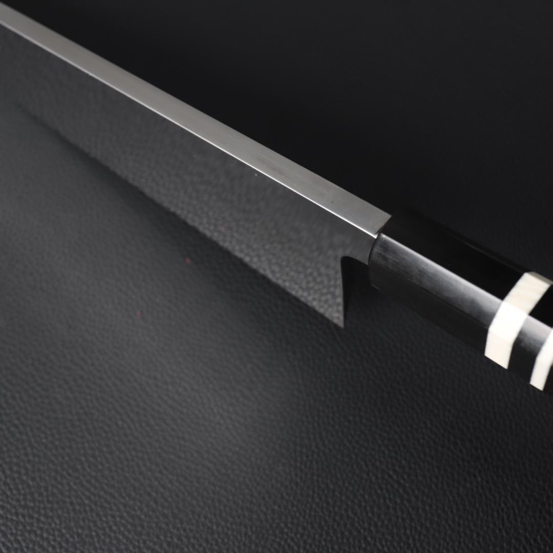 10672鏡面仕上げ出刃包丁 8寸 刺身包丁 本出刃 黒檀黒水牛角白三本巻八角柄