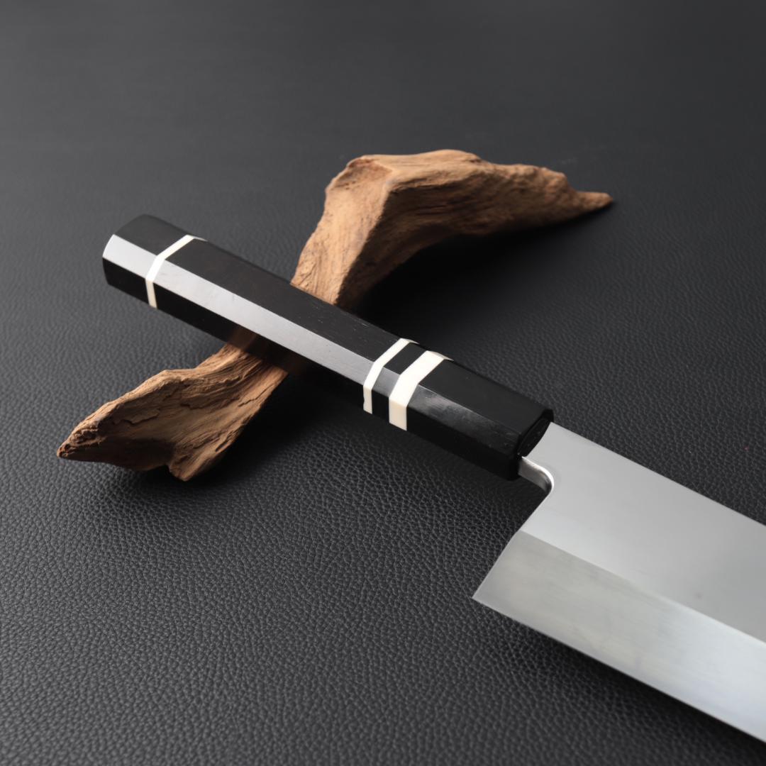 10672鏡面仕上げ出刃包丁 8寸 刺身包丁 本出刃 黒檀黒水牛角白三本巻八角柄