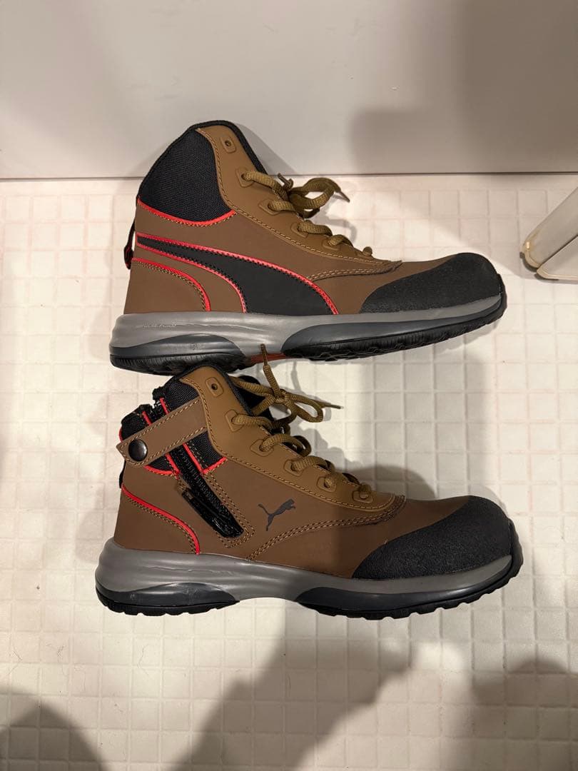 Pumaアスレチックライダー安全靴ディスクオリーブ系ブラウン系ジップアップBOA