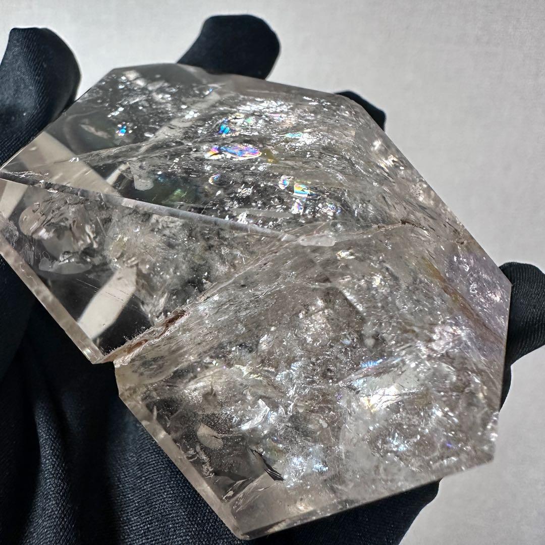 絶品❗虹入り水晶 ✴︎アイリスクォーツ 天然石 レインボー水晶 置物A1073