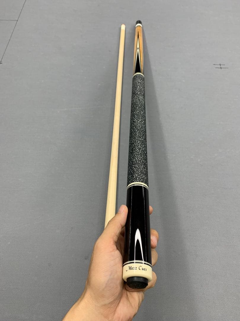 Rtx 　ほぼ新品　mezz axi ビリヤードキュー