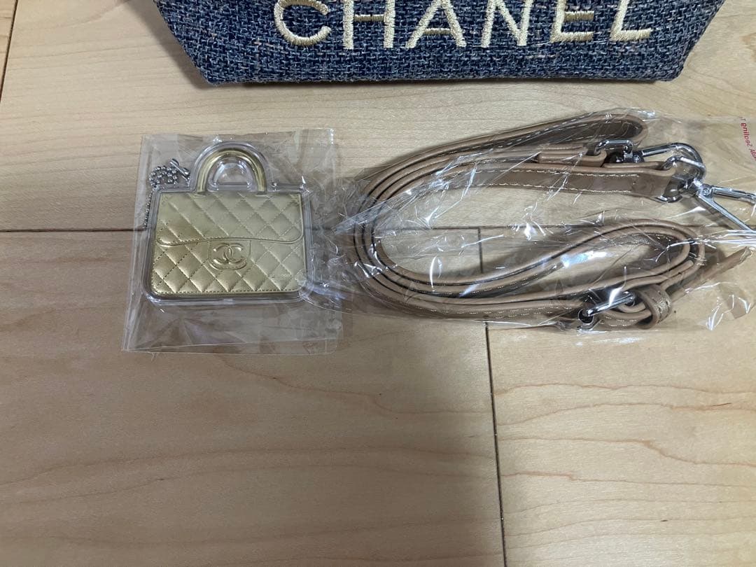 希少非売品　シャネルノベルティ　ツィードバックベージュ系