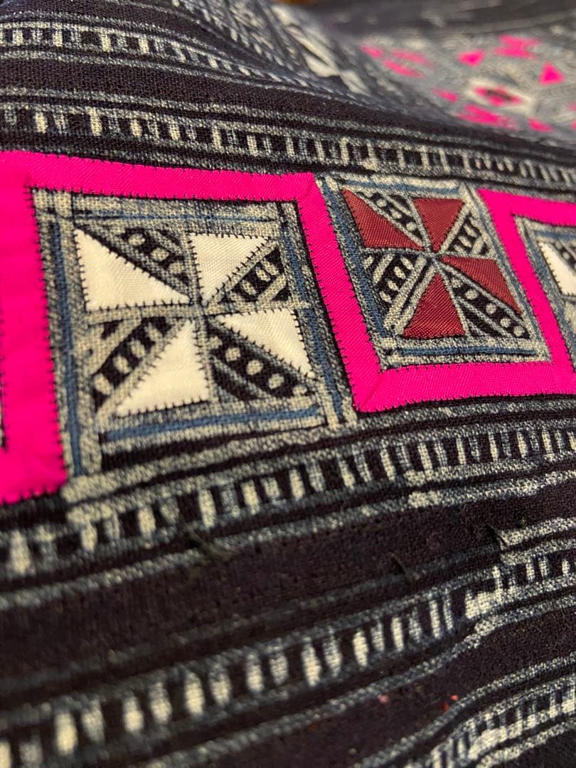 【新品】モン族　手描き染め　一点もの　バティック　5m 少数民族　刺繍　臈纈染