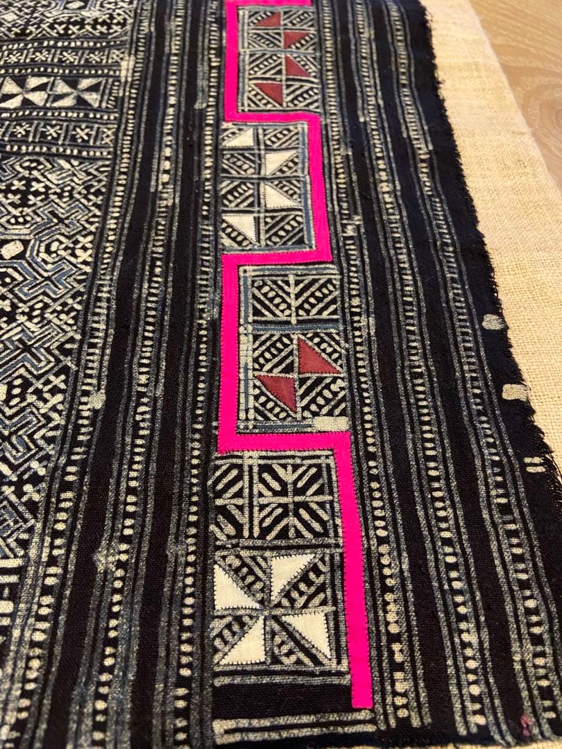 【新品】モン族　手描き染め　一点もの　バティック　5m 少数民族　刺繍　臈纈染