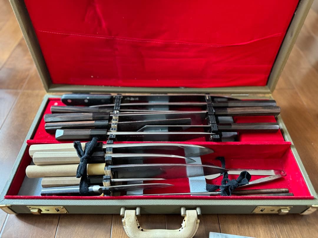 左利き用包丁セット 13本収納 ケース付き