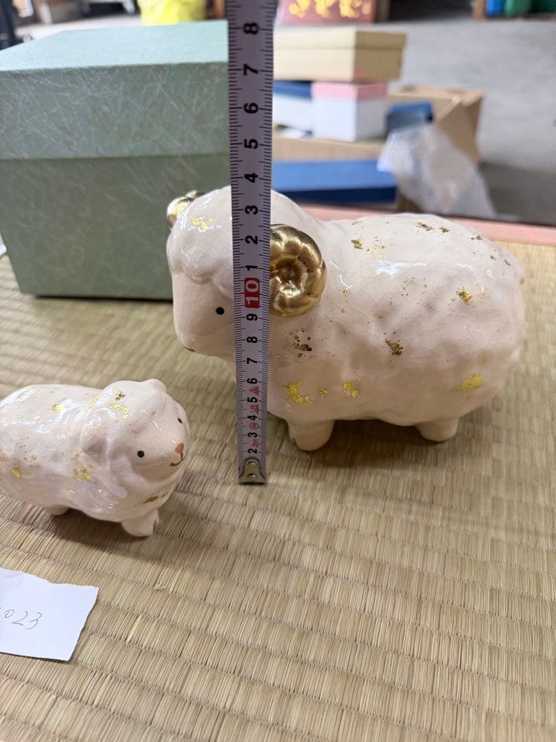陶器製ひつじの置物（大・小） 楽入釜　1023