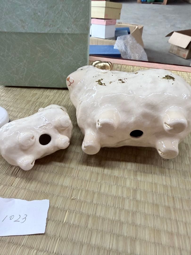 陶器製ひつじの置物（大・小） 楽入釜　1023