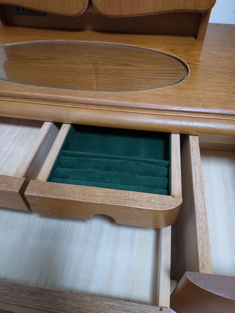 木製 三面鏡ドレッサー（収納たっぷり・鏡裏収納・コンセント付き）