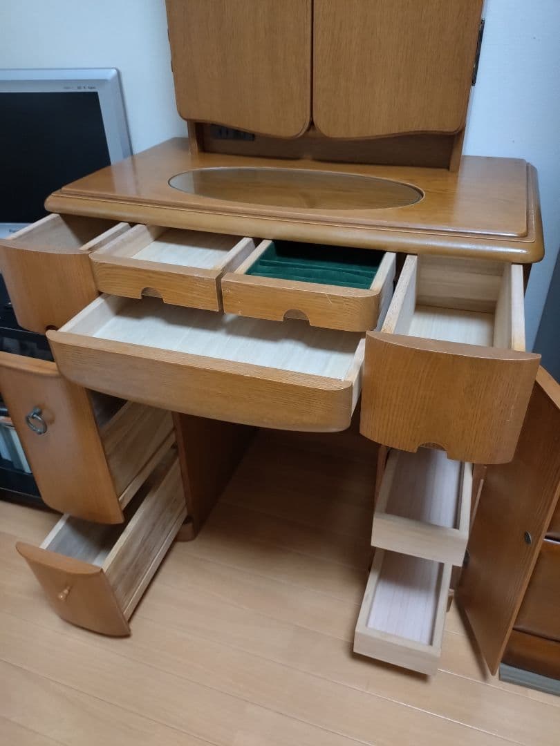 木製 三面鏡ドレッサー（収納たっぷり・鏡裏収納・コンセント付き）