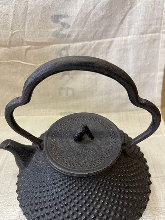 078 南部鉄器　菊泉堂　鉄瓶　1客