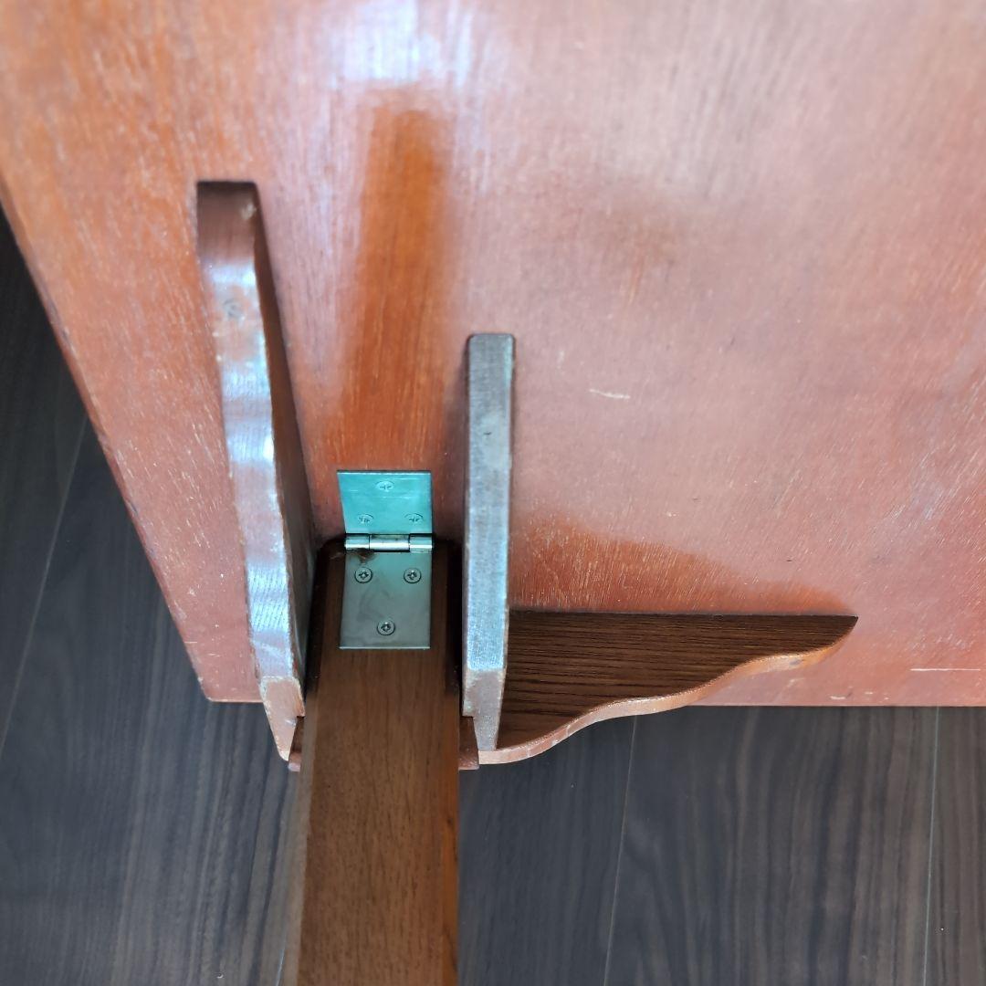 折りたたみ式の座卓