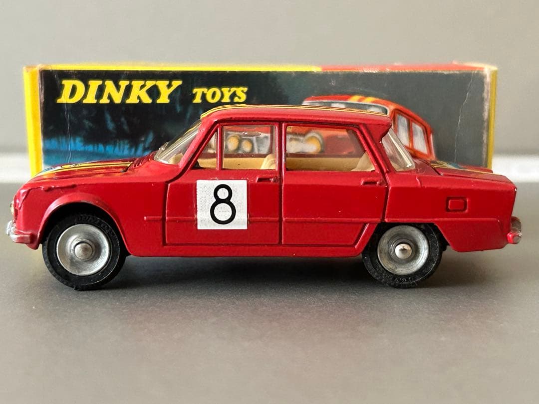 Dinky Toys ディンキー アルファロメオ ジュリア1600 当時物 - メルカリ