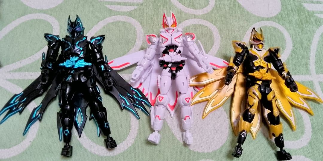 仮面ライダーギーツ リボルブチェンジシリーズまとめ売り - メルカリ