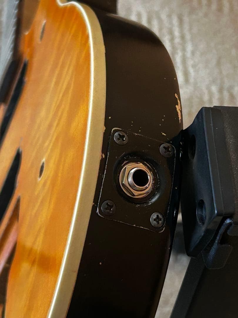 ミュージックマン風　カスタム抜け殻ギター