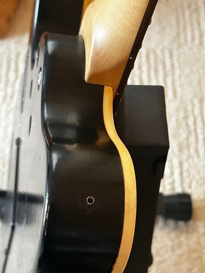 ミュージックマン風　カスタム抜け殻ギター