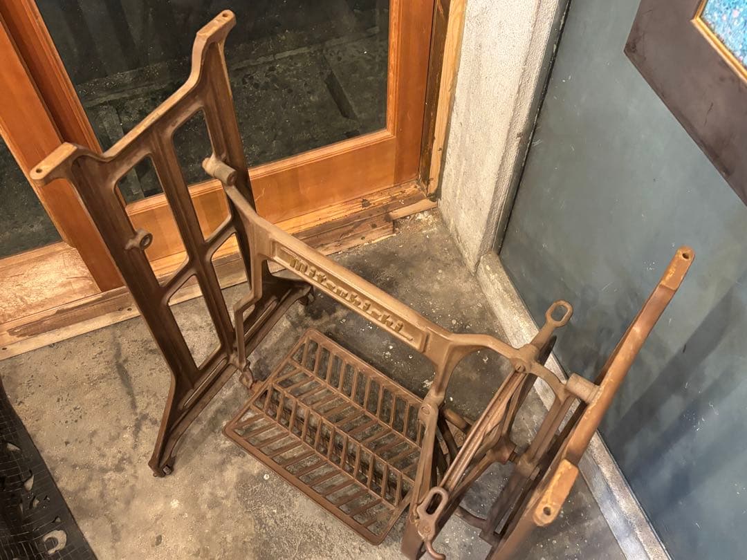 mitsubishi 三菱 足踏みミシン脚 アンティーク レトロ テーブル