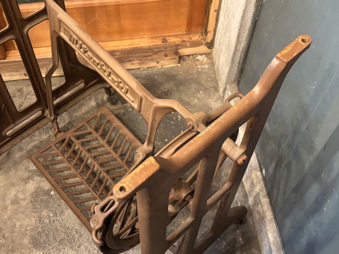 mitsubishi 三菱 足踏みミシン脚 アンティーク レトロ テーブル